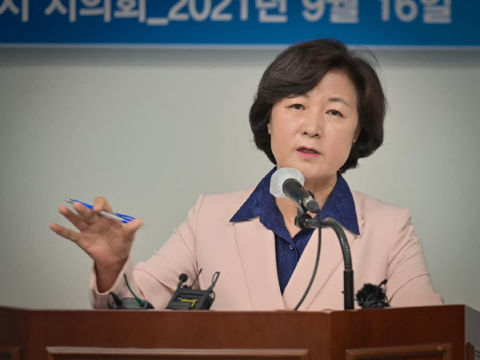 문재인 정권 법무부 장관을 지낸 추미애 더불어민주당 전 대표.<추미애 전 국회의원 페이스북 사진>